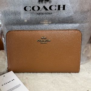 COACH MEDIUM ZIP AROUND WALLET